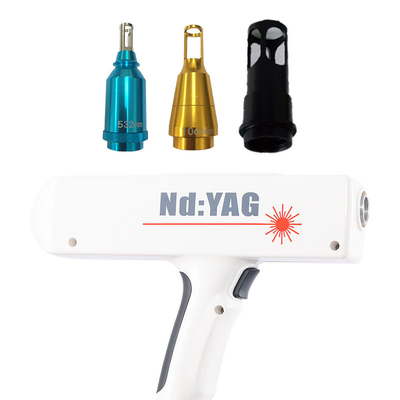 La Q ha commutato la macchina di bellezza del tatuaggio o di rimozione del laser del yag del ND per rimozione del tatuaggio